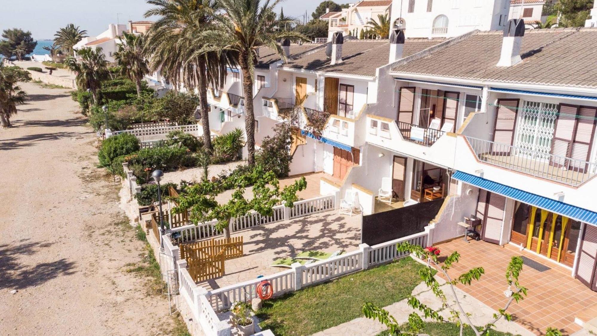 Llevant - Adosado en l'Ampolla con acceso directo al mar Exterior foto